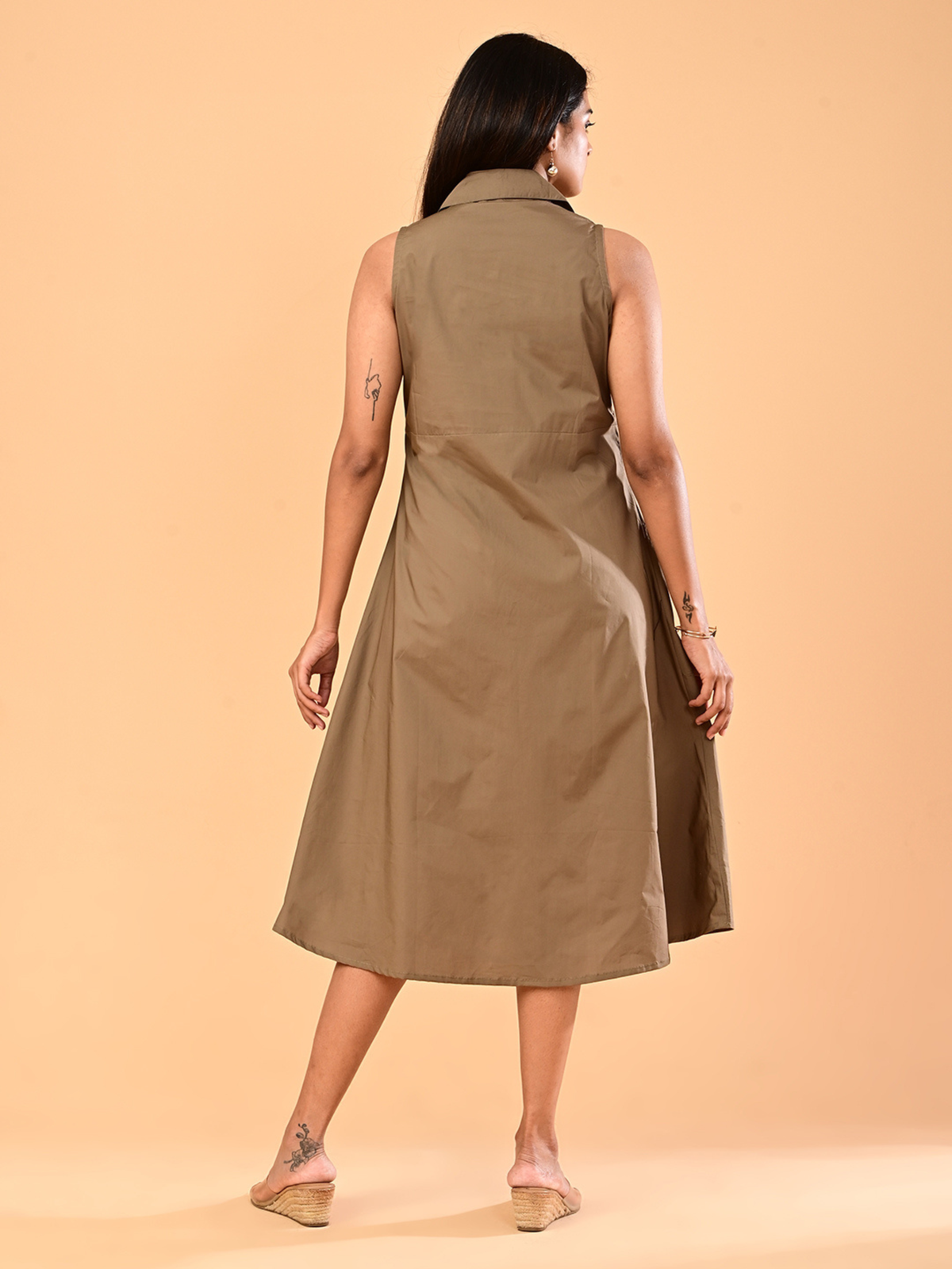Women’s Khaki Brown Sleeveless Collared Midi Dress