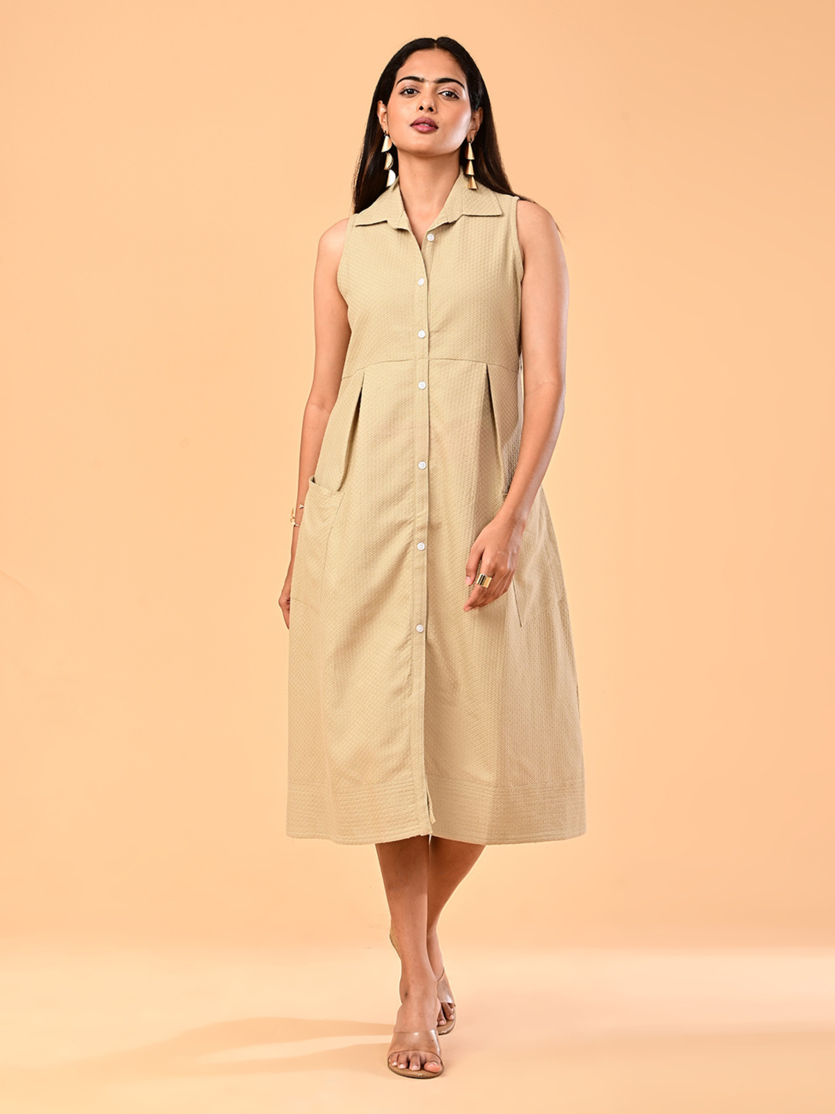 Women’s Sand Beige Textured Sleeveless Collared Midi Dress