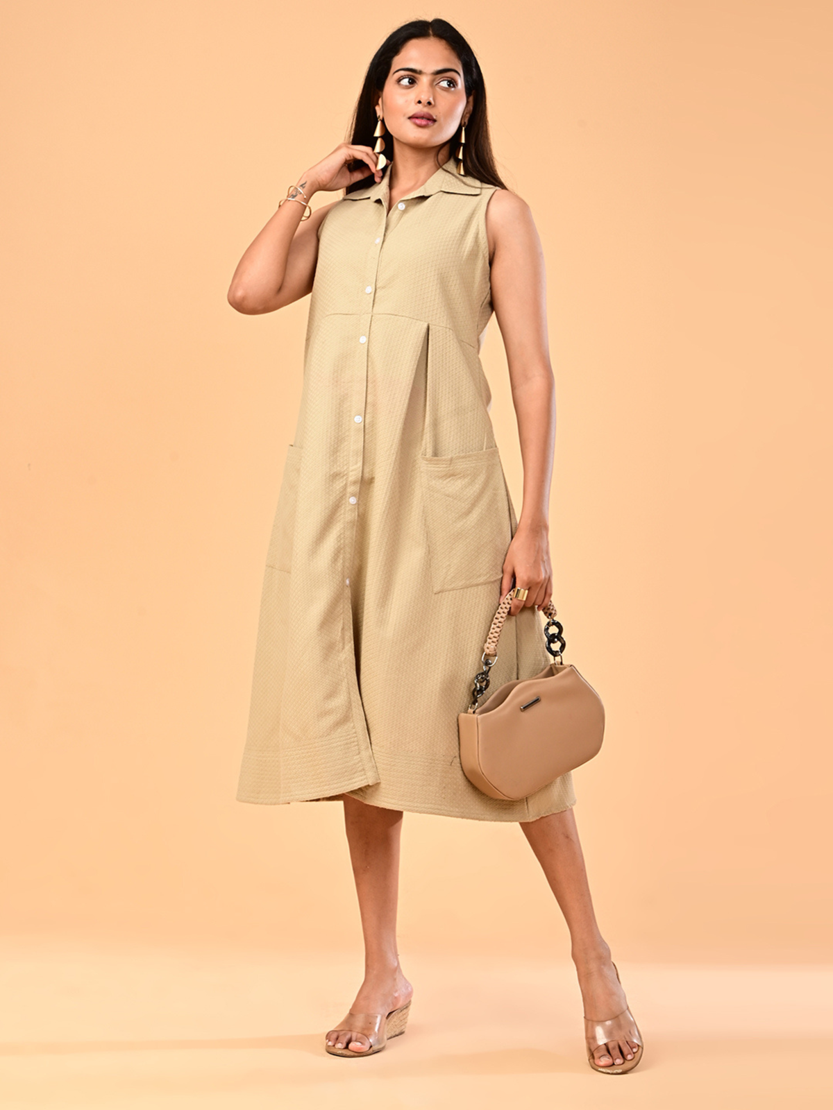 Women’s Sand Beige Textured Sleeveless Collared Midi Dress