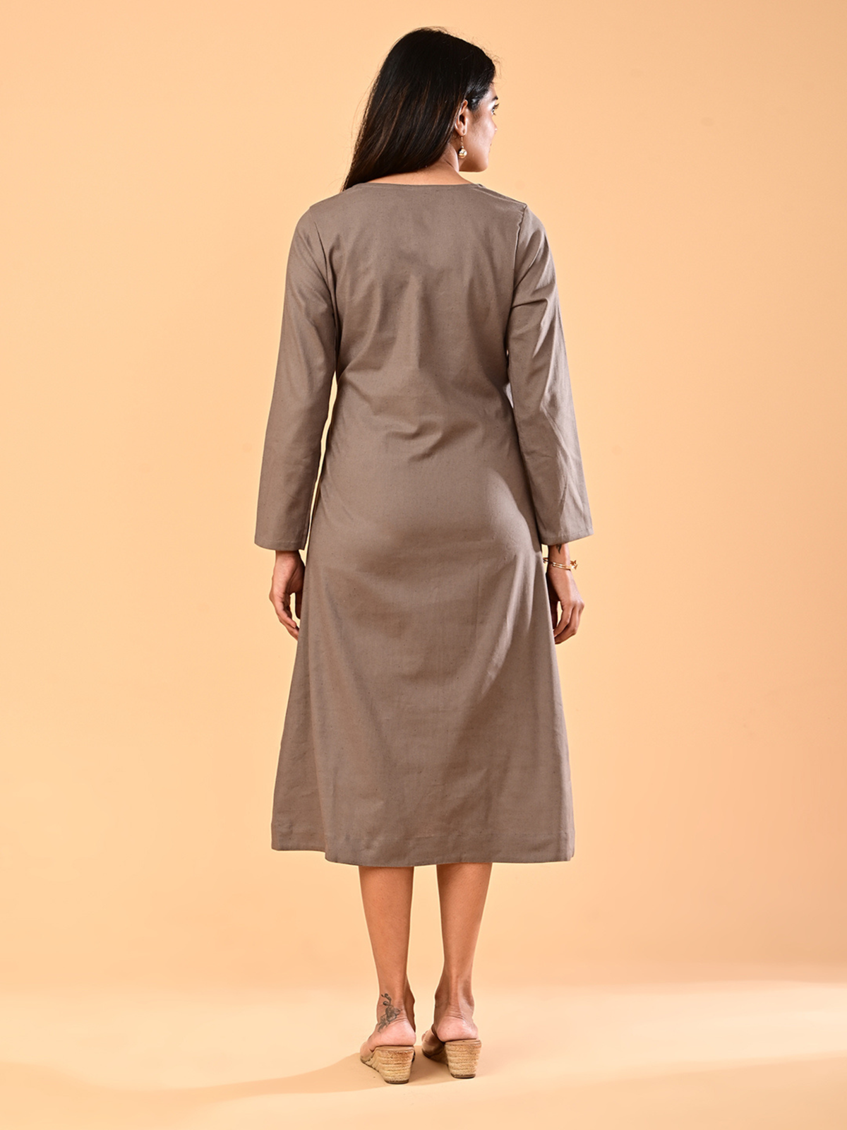 Women’s Taupe Brown Long-Sleeve Tie-Waist Midi Dress