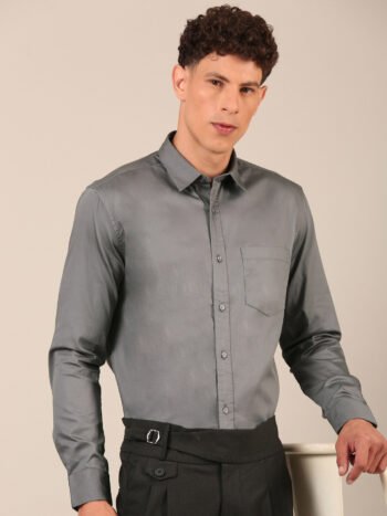Model wearing a steel grey slim fit shirt for men side1